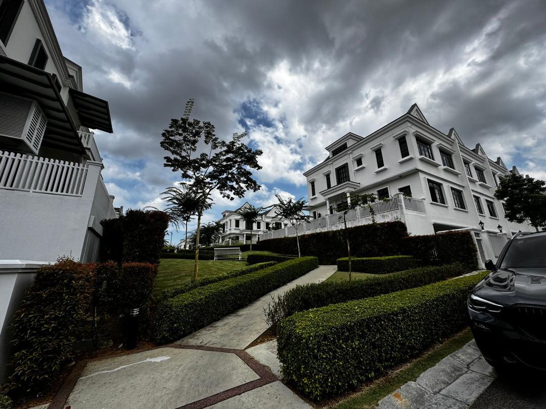 The Chateau @ Eco Botanic 1